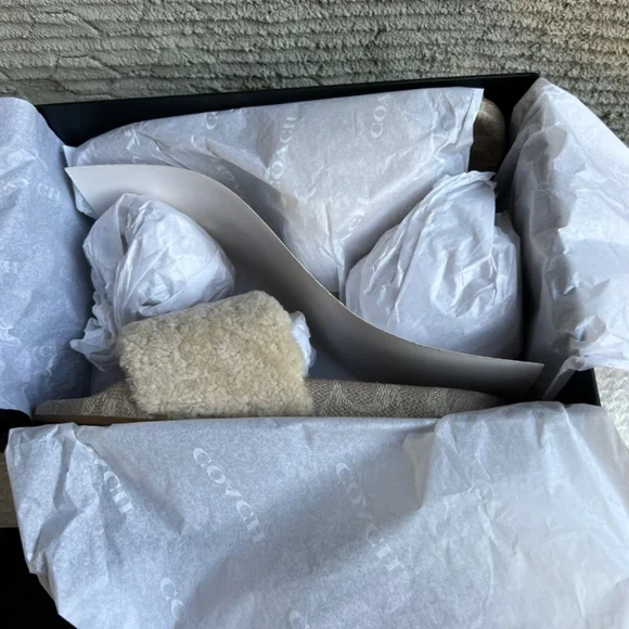 COACH ULLA SLIDE PLUSH SHEARLING SIGNATURE CANVAS SIZE 9 - Picture 6 of 10